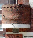 Halfrond gemetseld balkon als overgang van de Balboastraat naar de Marco Polostraat.
<br/>
Gert-Jan Lobbes, 2019